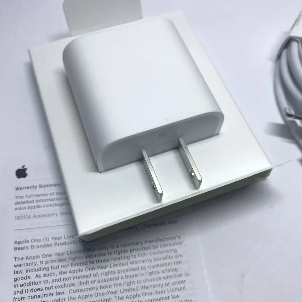 Original Apple USB-C 20W Power Adapter + USB-C Lightning Cable (1m)